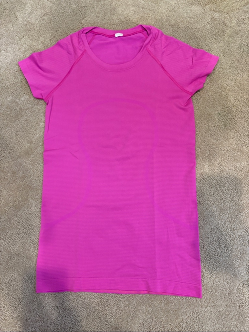 Lululemon short sleeve shirt